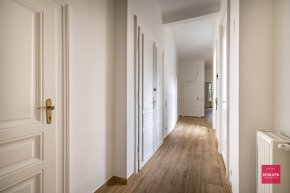 Besondere Altbauwohnung mit Terrasse in Gersthof | Stunning apartment with terrace in quiet Gersthof